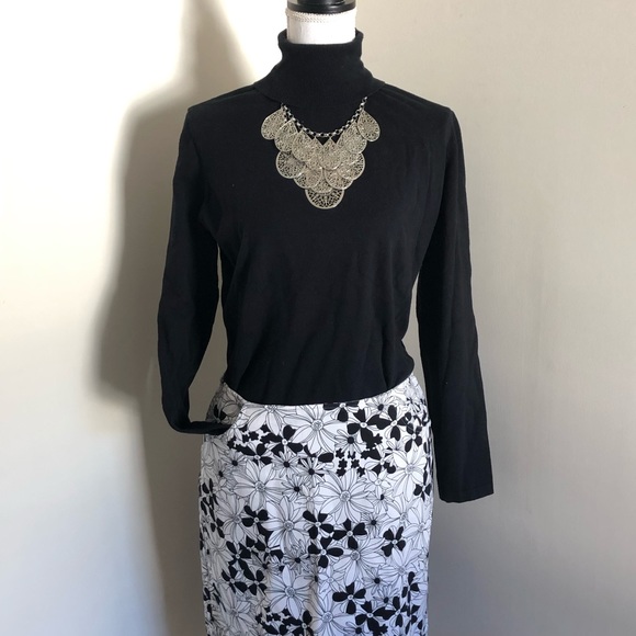 Loft Floral Stretch Skirt - Picture 2 of 6